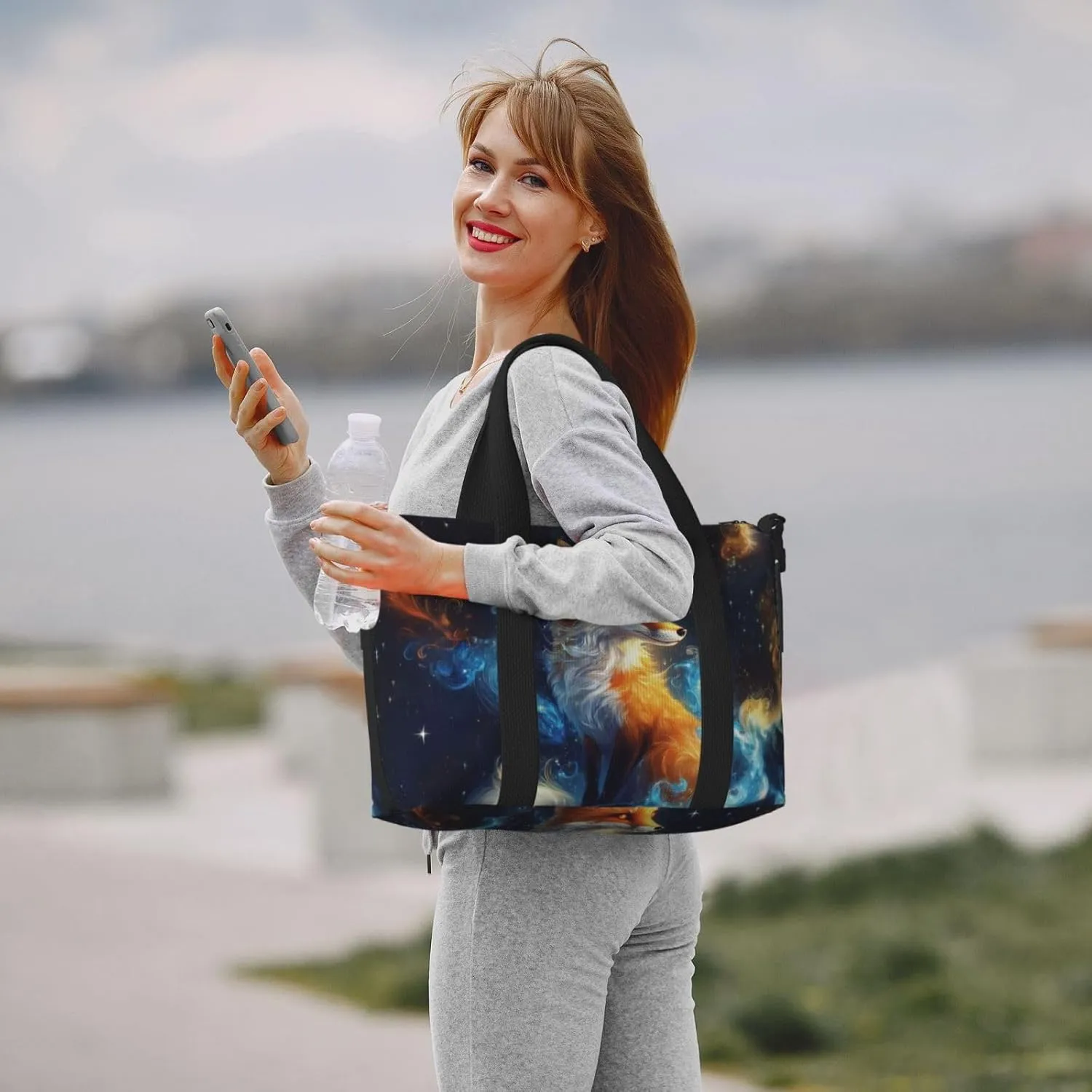 A beautiful orange fox print Travel Duffel Bag, Sports Tote Gym Bag, Swim Pool Bag Large Shoulder Tote Bag for Beach Weekender