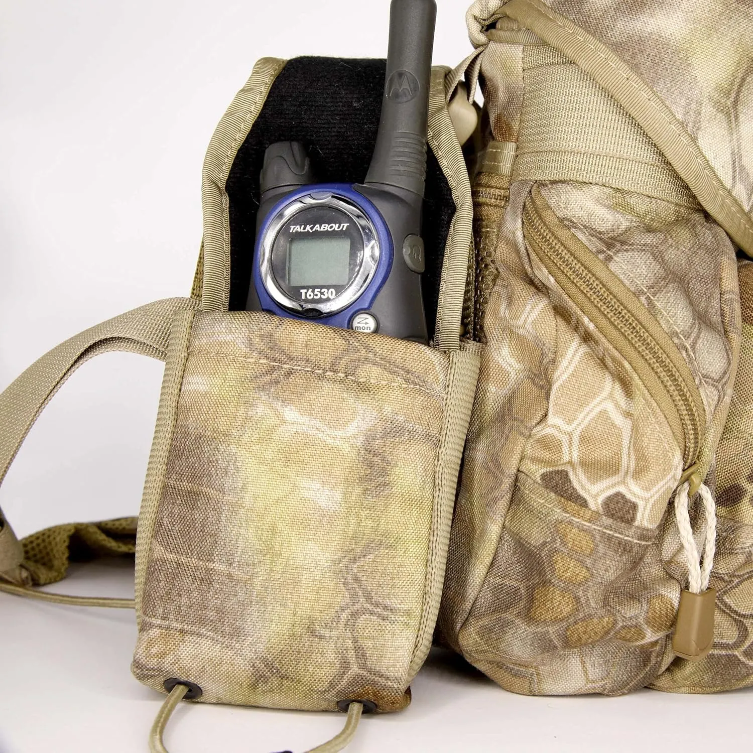 Alaska Guide Creations in-line Camo Accessory Pouch | Adapter GPS Radio Holder | One Size Fits Most Walkie Talkie Pack (Kryptek Highlander)