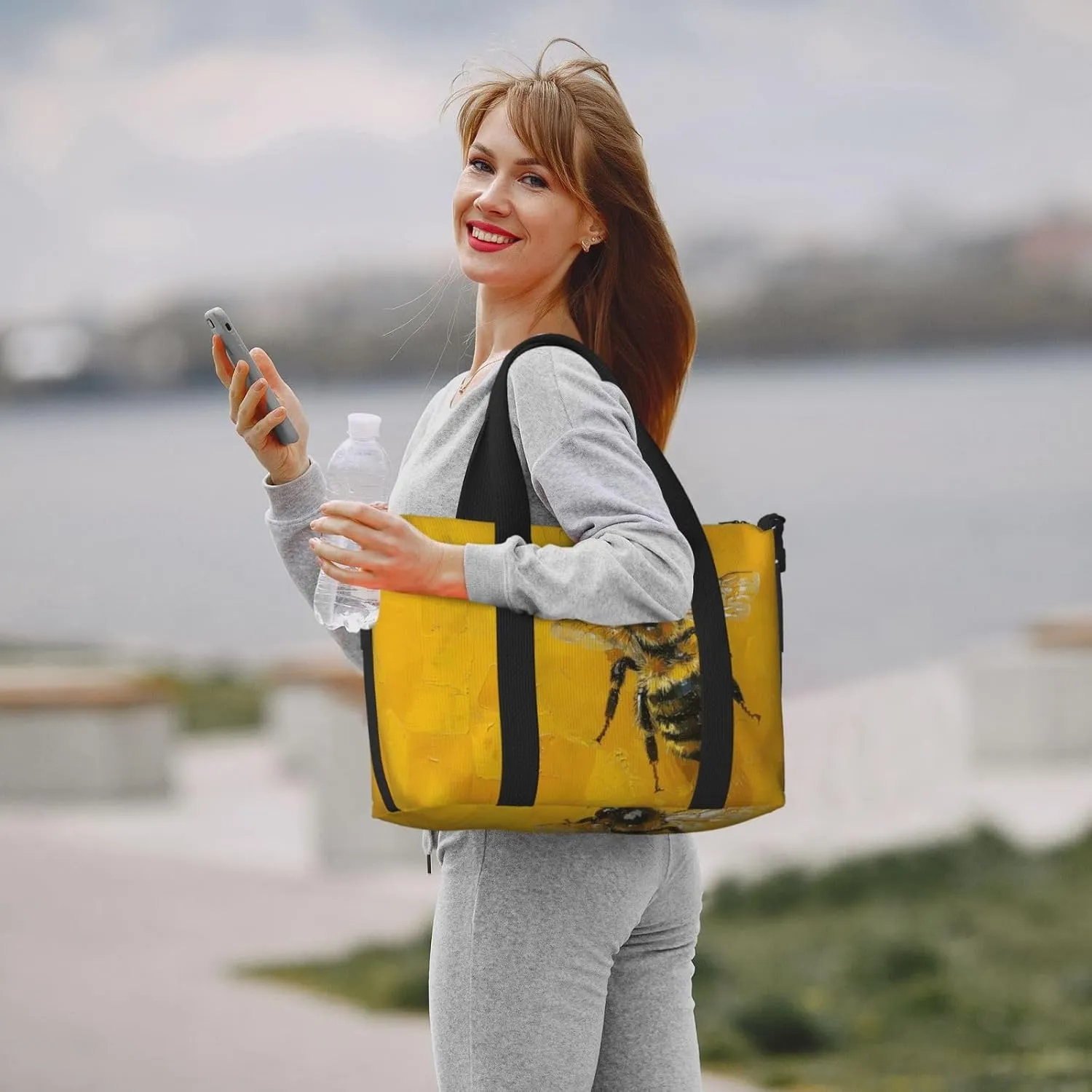 bee with honey print Travel Duffel Bag, Sports Tote Gym Bag, Swim Pool Bag Large Shoulder Tote Bag for Beach Weekender