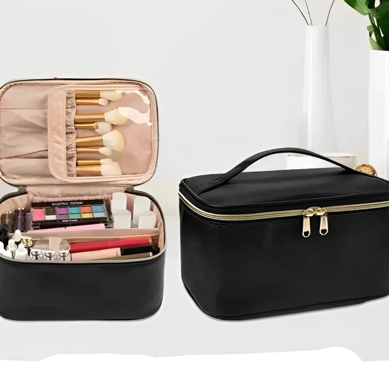 Eva | Stylish and functional portable travel bag for makeup