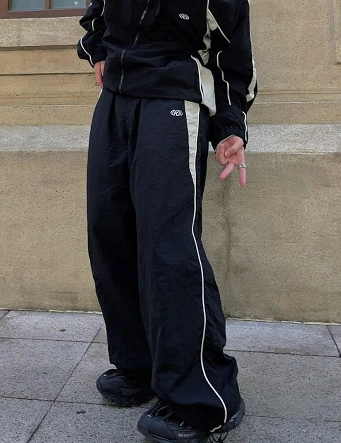 FCOOLYEET Mens Wide Leg Sweatpants Y2k Baggy Track Pants Goth Parachute Pants Cool Sweatpants for Men