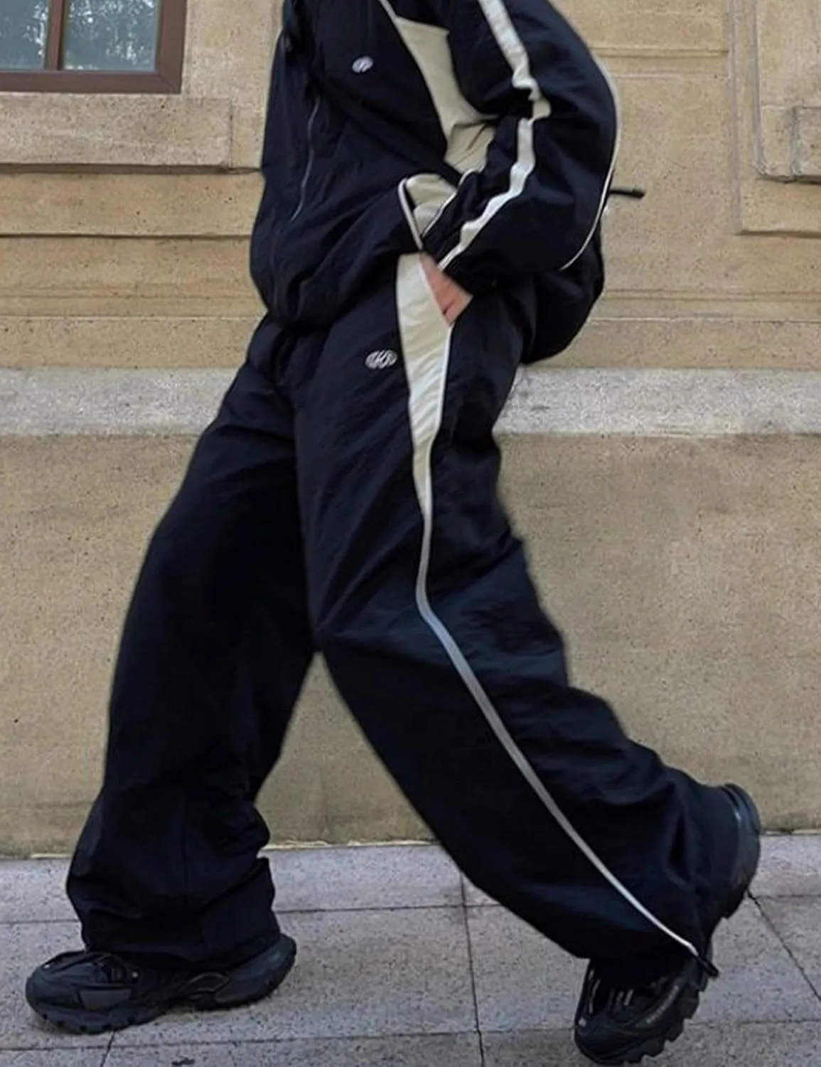 FCOOLYEET Mens Wide Leg Sweatpants Y2k Baggy Track Pants Goth Parachute Pants Cool Sweatpants for Men