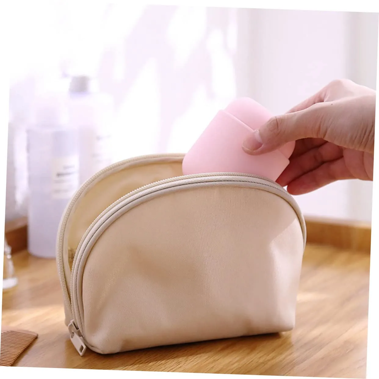 FRCOLOR 3pcs Cosmetic Blender Case Silicone Makeup Sponge Holder Portable Puff Rack Travel Makeup Case