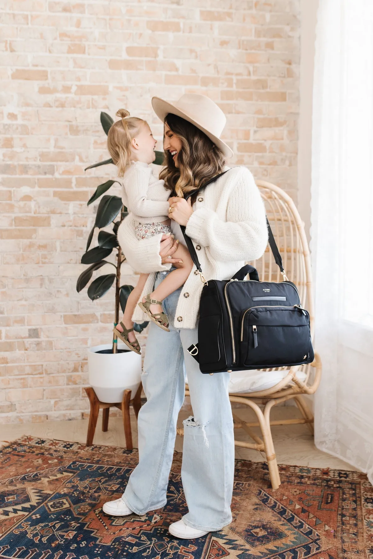JUJUBE SATCHEL - BLACK