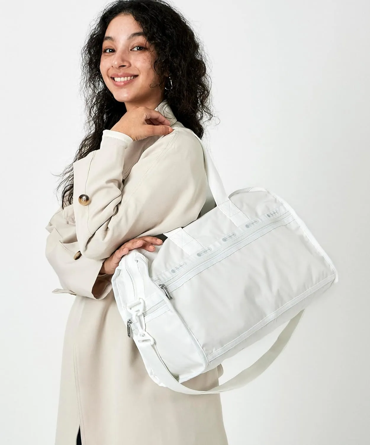 LeSportsac Deluxe Medium Weekender Bag (Meringue)