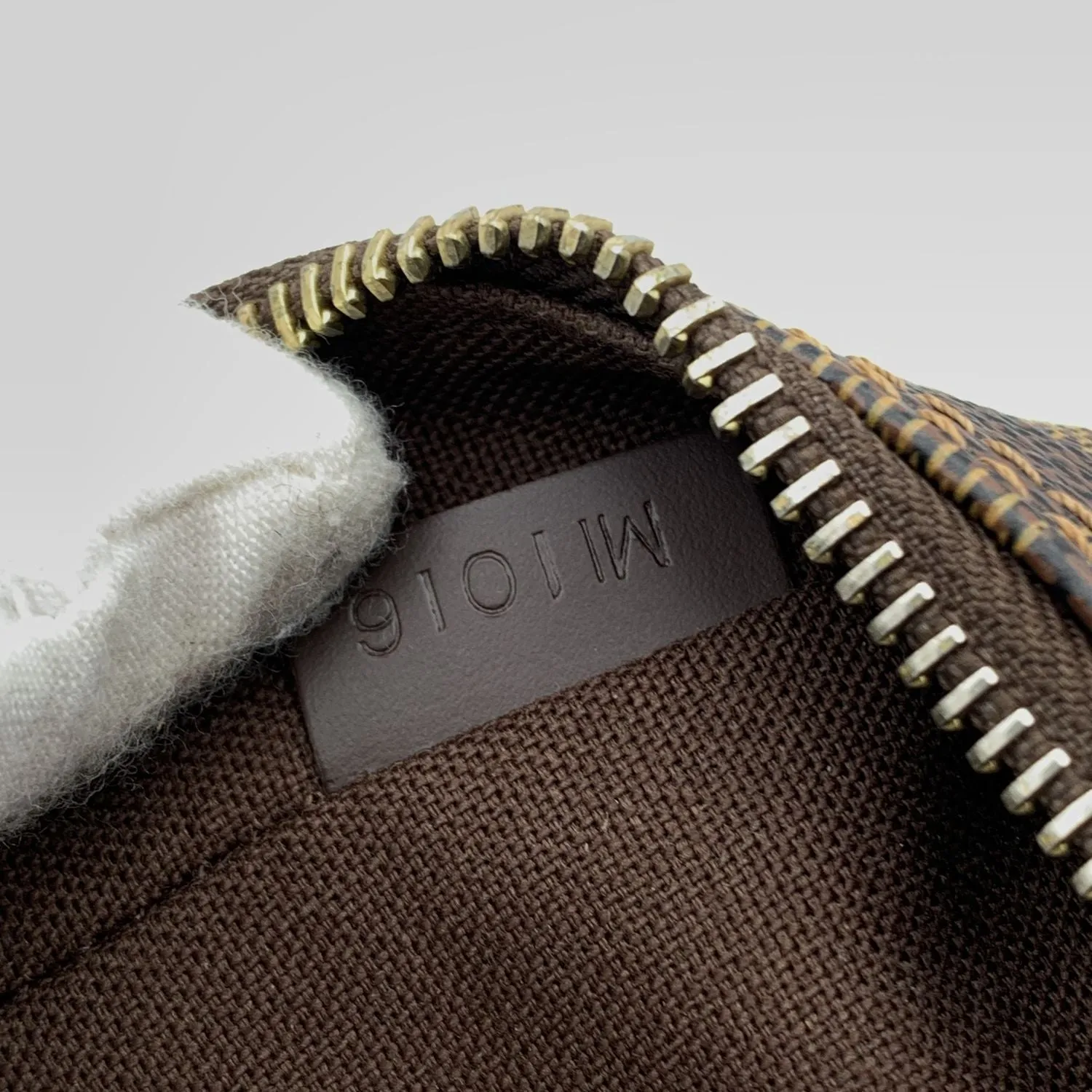 LOUIS VUITTON Damier Ebene Canvas Olav Pm Messenger Bag N41442