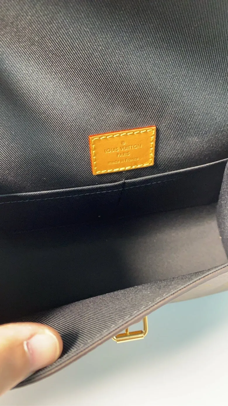 LOUIS VUITTON Monogram Canvas Messenger Bag Brown - Medium