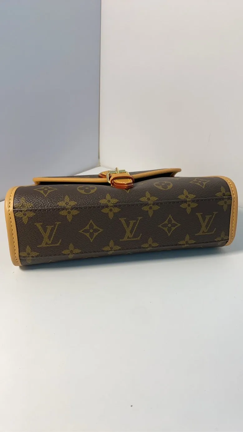 LOUIS VUITTON Monogram Canvas Messenger Bag Brown - Medium
