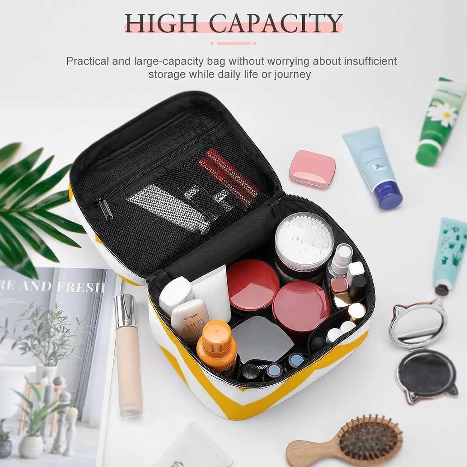Makeup Bag, Golden White Large Chevron ZigZag Pattern Travel Cosmetic Bag Makeup Organizer Case Large Capacity Portable Zipper Toiletry Bag for Women