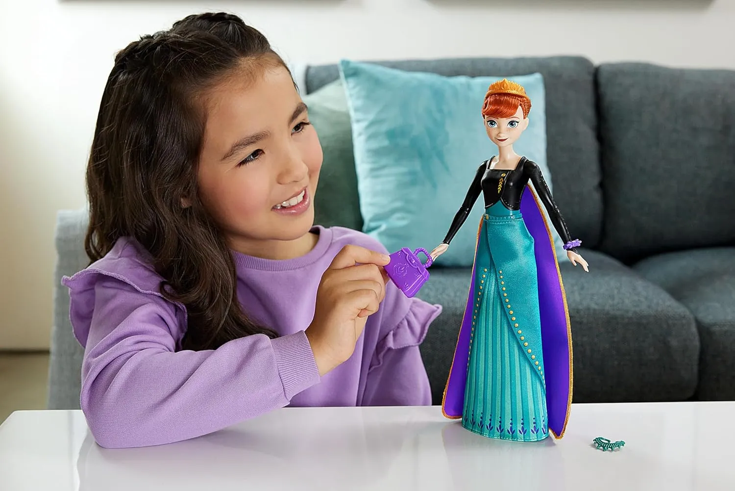 Mattel Disney Frozen Anna Fashion Doll Set, Spin & Reveal with 11 Surprises Including 5 Accessories, 5 Stickers & Play Scene, Inspired by the Movie