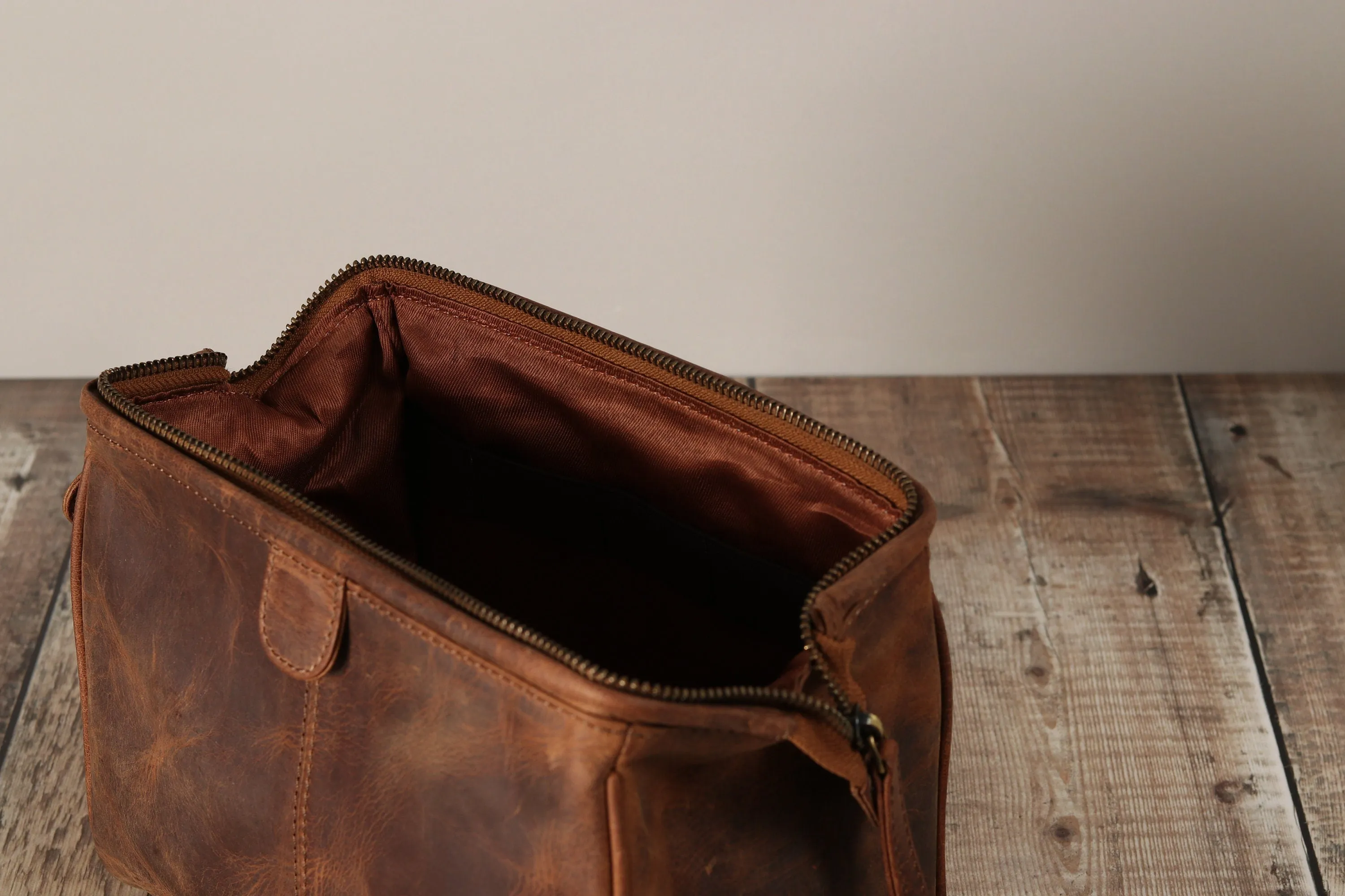 Personalised Engraved Genuine Leather Toiletry Bag,Personalized Brown Leather Wash bag, Valentine's Day, Gift For Dad,Him, Custom Usher Gift