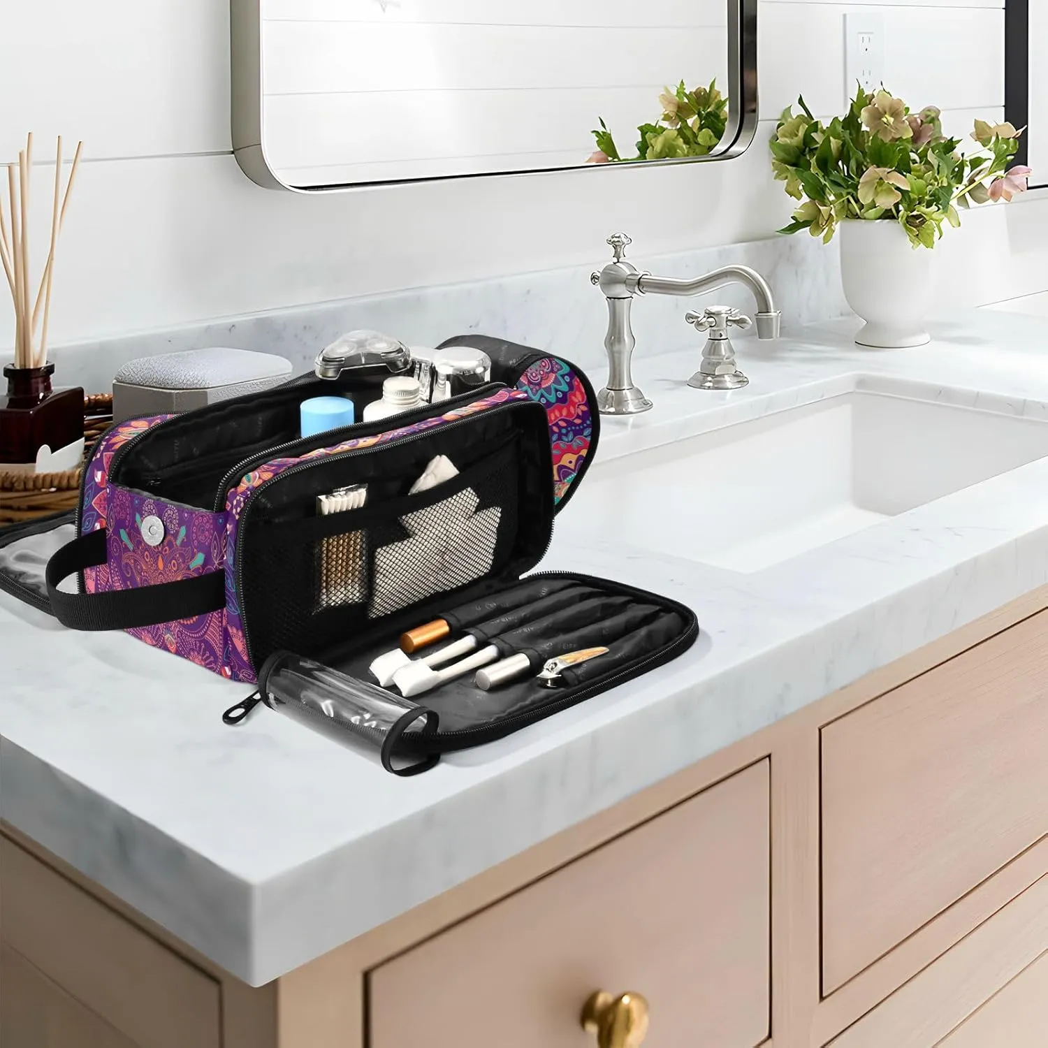 Purple Pink Style Ornamental Paisley Pattern Women's Portable Makeup Bag with Handle, Cosmetic Bag, Travel Cosmetic Bag Durable Toiletry Storage Organizer 11 x 7 x 5.7 inch