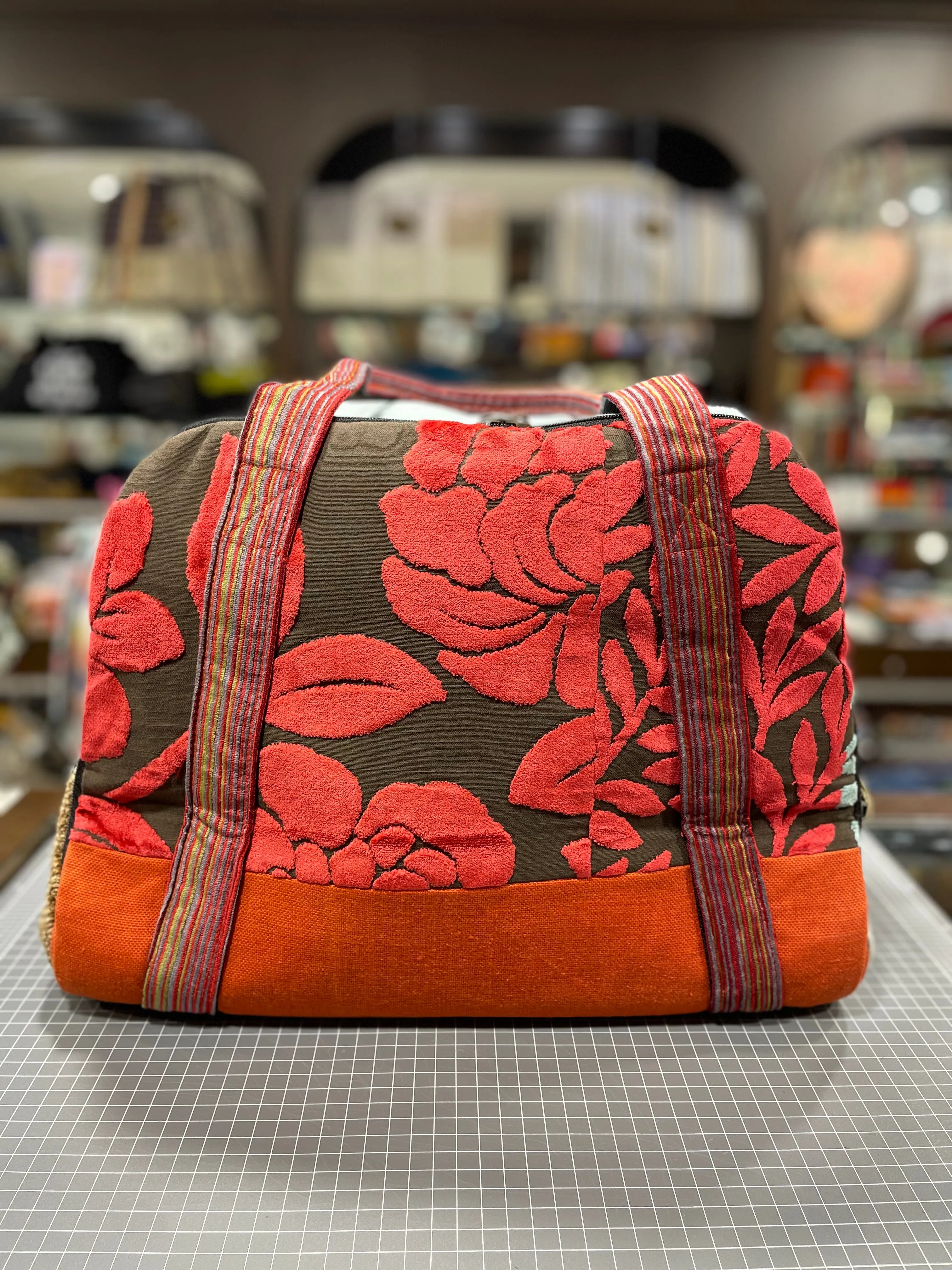 The Velvet Garden 💐 Medium BeeKeeper Weekender Da Vinci Collection