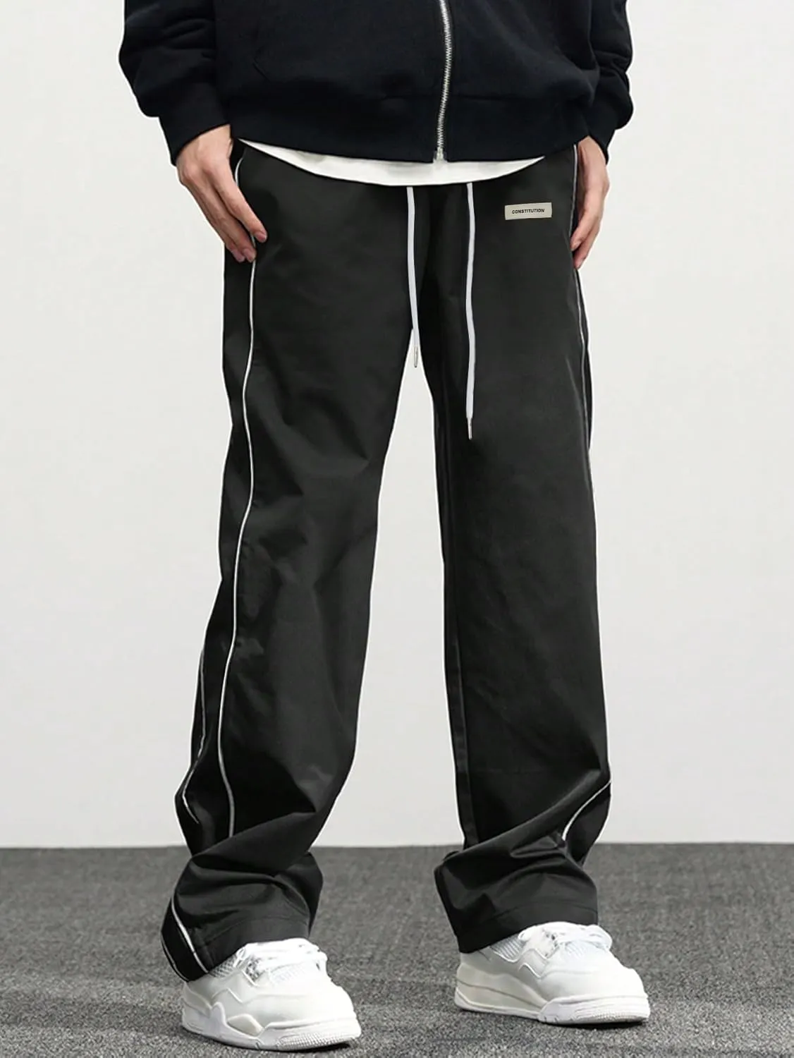 Verdusa Men's Track Pants Straight Leg Acitve Streetwear Elastic Waist Parachute Pants with Pockets