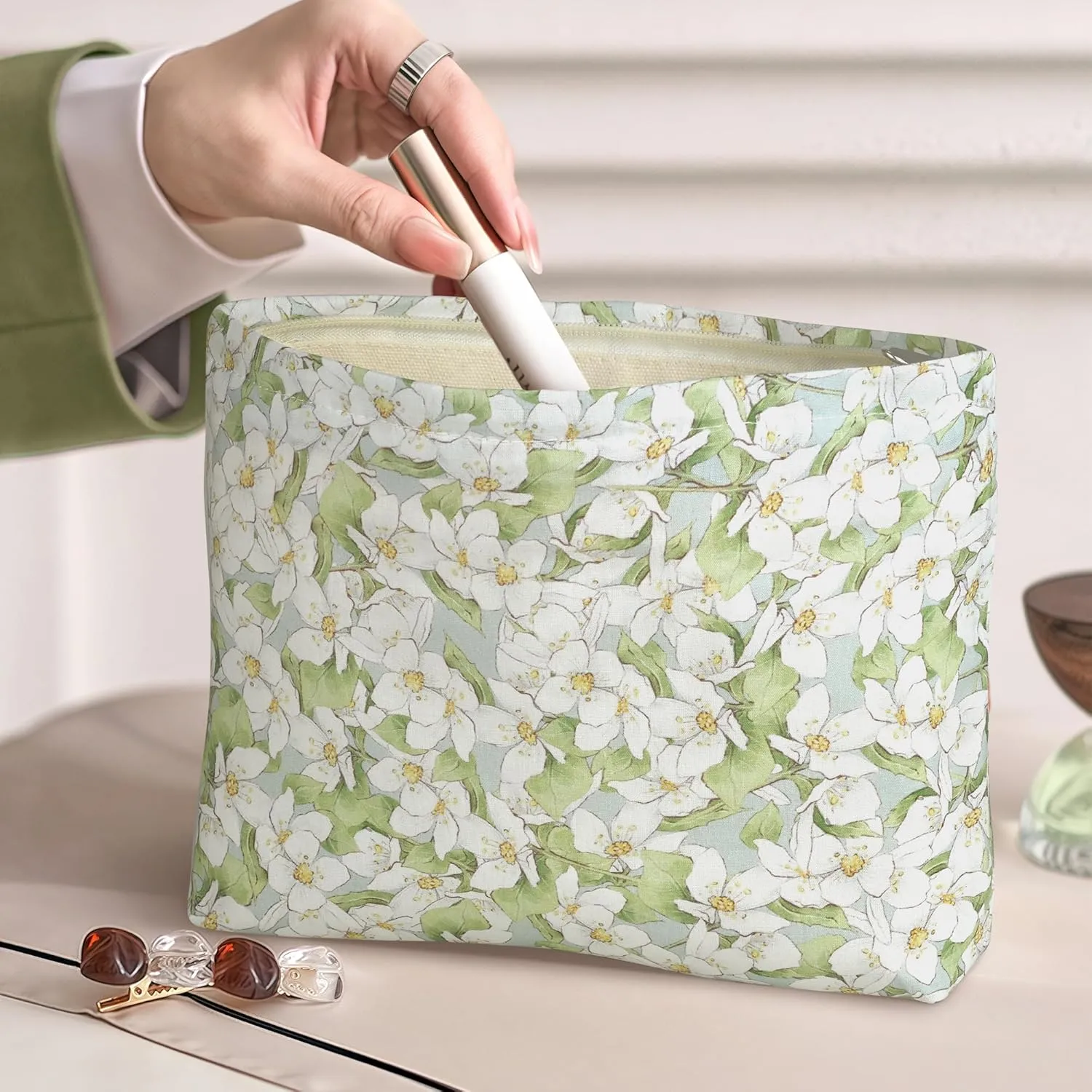 wipalor Cute Makeup Bags for Purse Cosmetic Bags for Women and Girls, Small Travel Makeup Bag Organizer Tool Pouch with Zipper, Floral Cotton Canvas Make Up Bag Toiletry Bag-White Flower